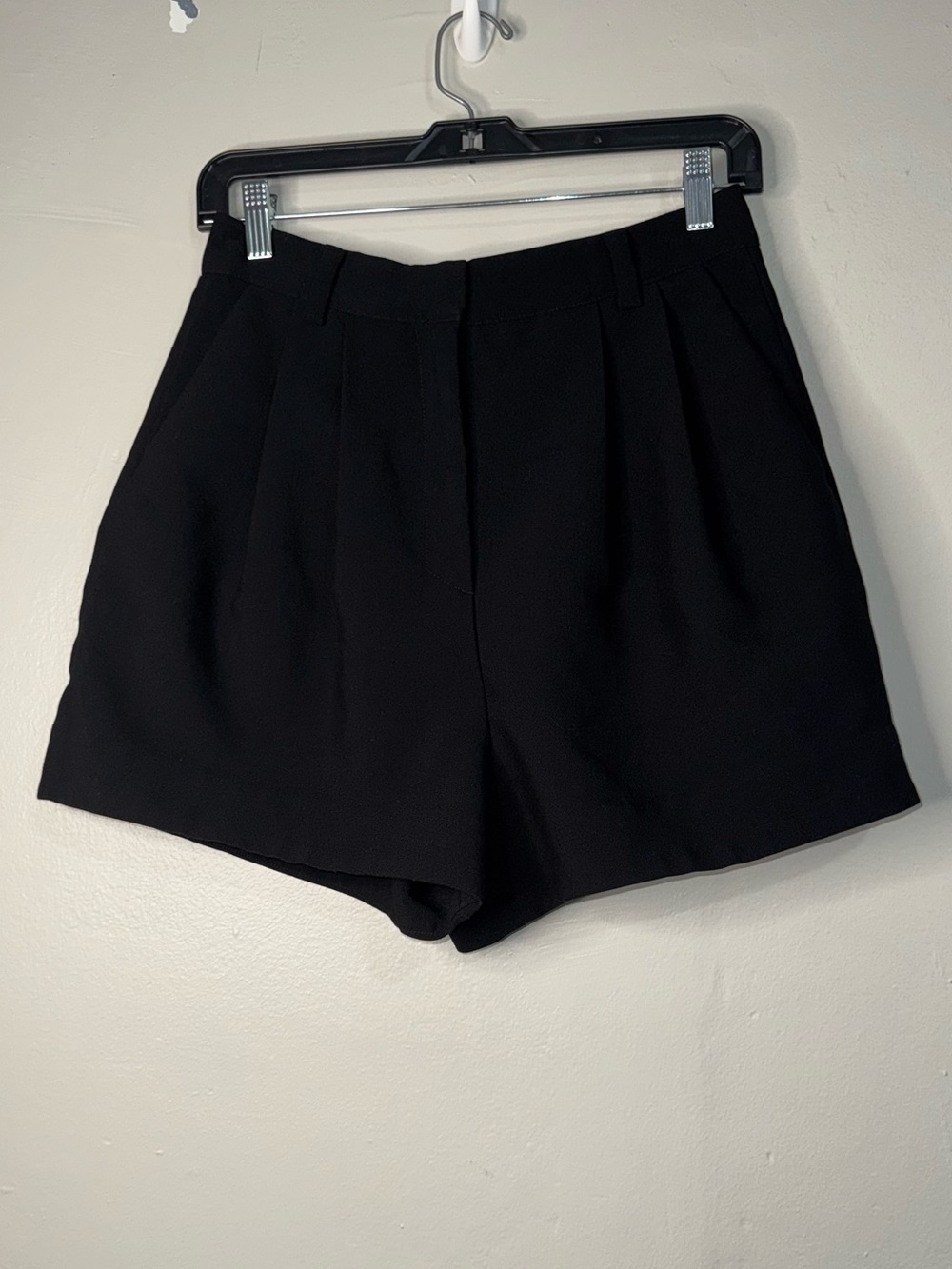 DISSH Black High-Waist Pleated Tailored Shorts